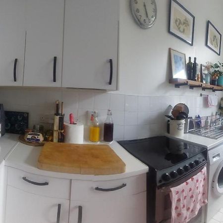 Centrel To London Single Bed Room Quiet Home With Host And Breakfast Esterno foto